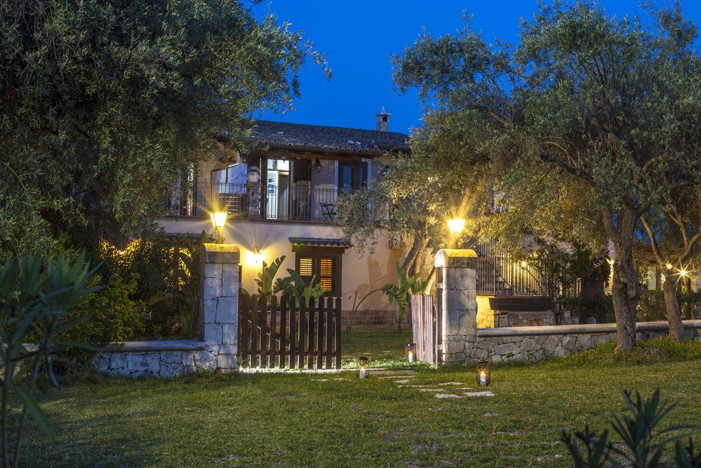 B&B Casale Siciliano Di Miryam Tiralongo Avola Exterior foto